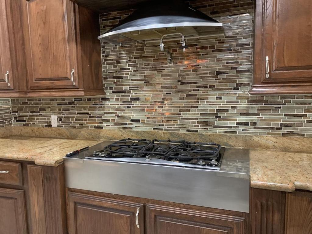 Brownsville Comfort 2 Bedroom 1 Bath , Spacious Kitchen And Outdoor Home Exterior foto